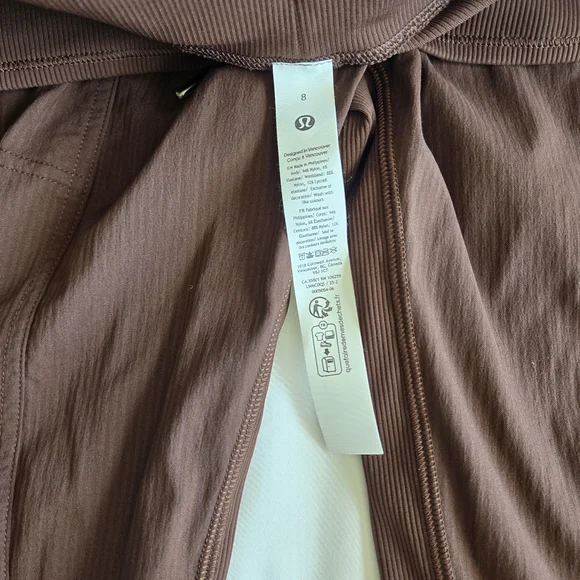 (NWOT)Lululemon Dance Studio Mid- Rise Cropped Pants - Picture 4 of 6